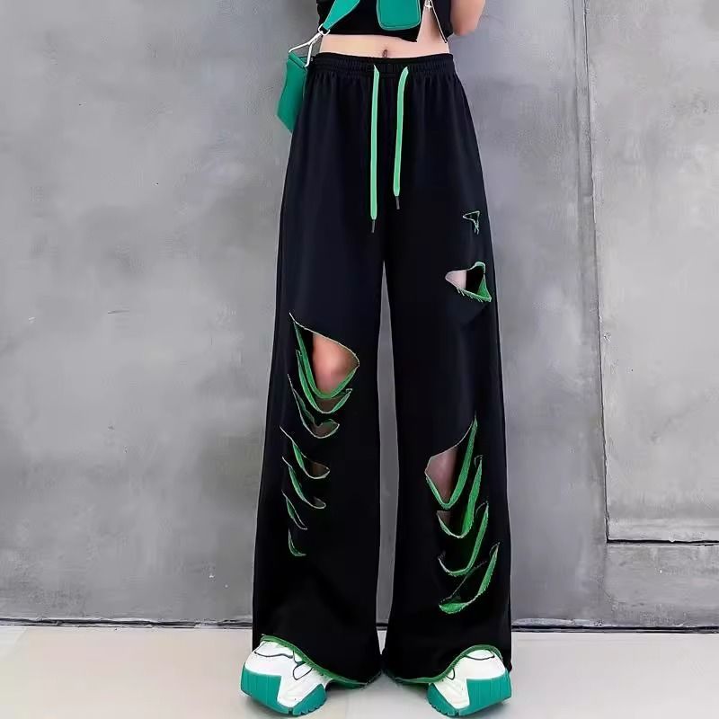 Women'S Fashion Trends Summer 2025 - Woman Wide Leg Trousers 90s High