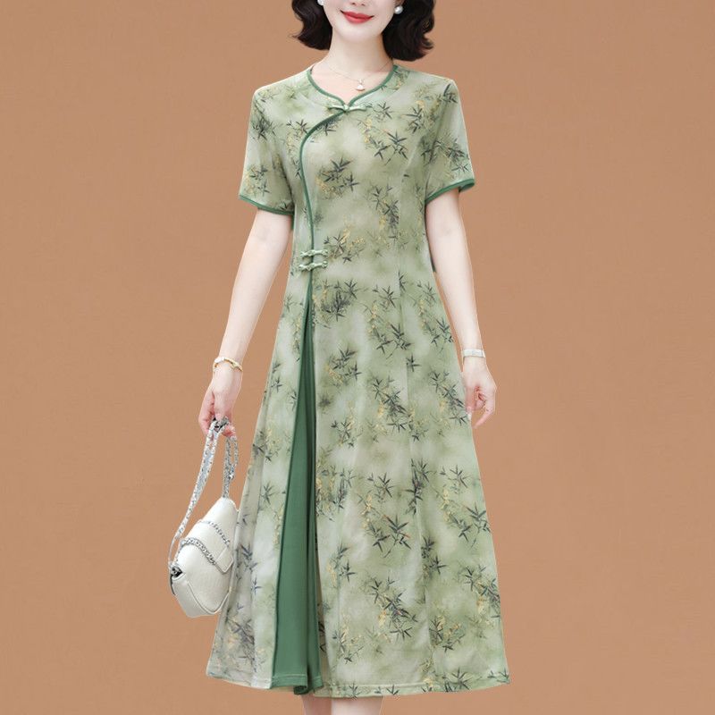 Women Fashion Over 60 - Elegant Short-Sleeved Dress for Middle-Aged And